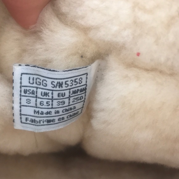 UGG Winter Boots - Picture 7 of 8